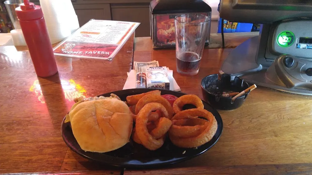 Cheeseburger and Onion Rings